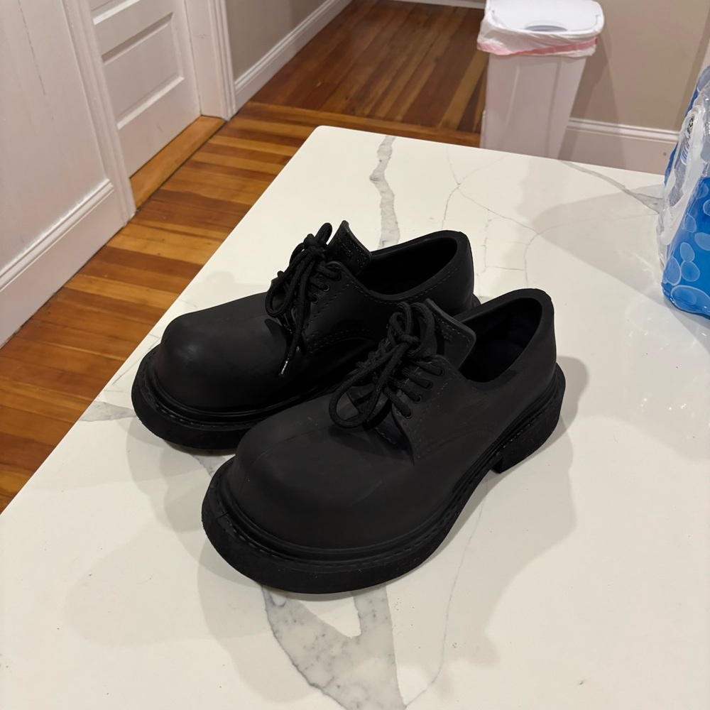 Black Men's Lace-Up Shoes